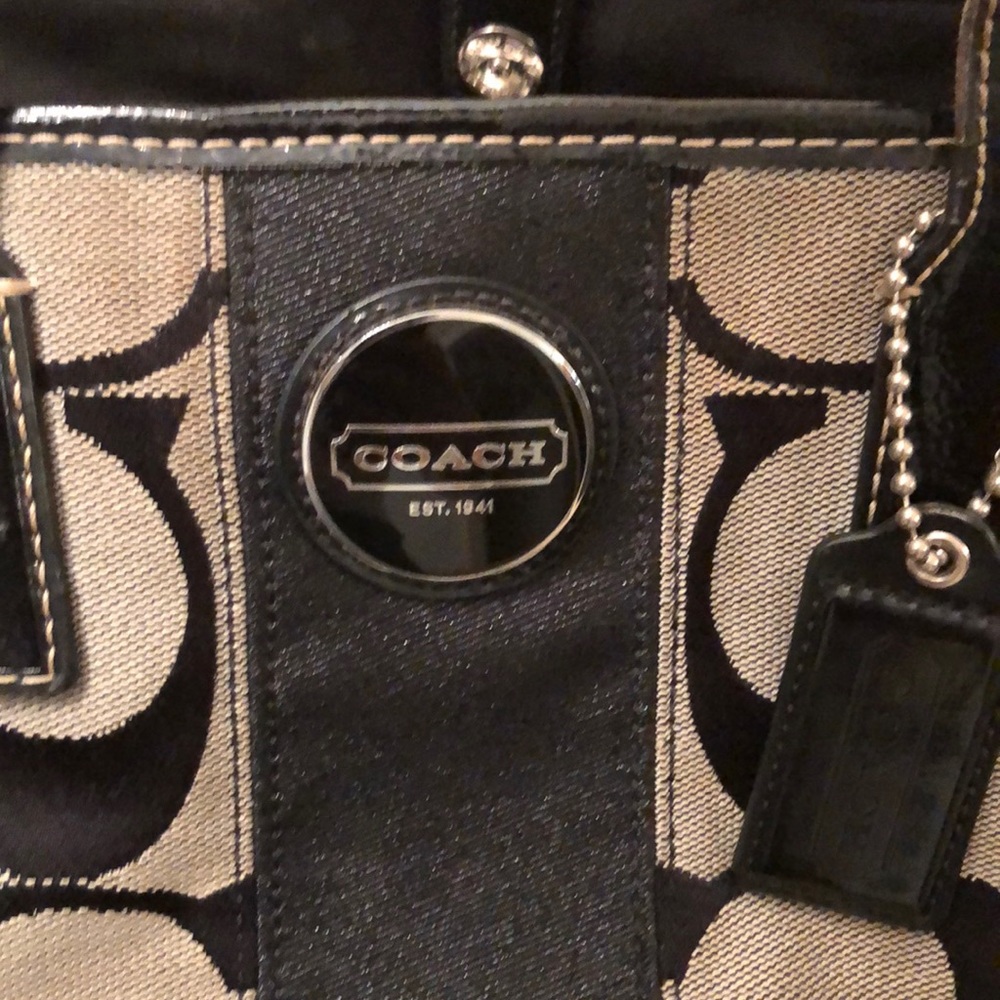 Handbag - Picture 2 of 5